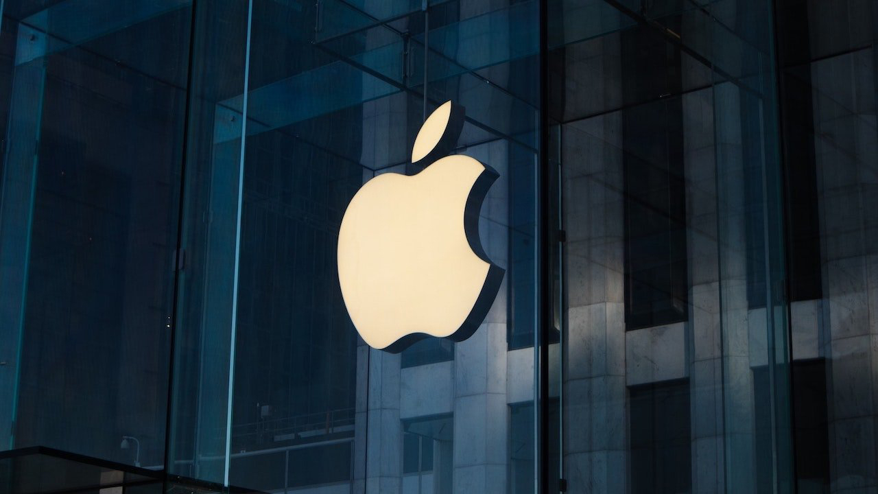 Những sự thật thú vị về Apple: Logo đầu tiên không phải 'táo cắn dở', có nhiều tiền mặt hơn cả... chính phủ Mỹ